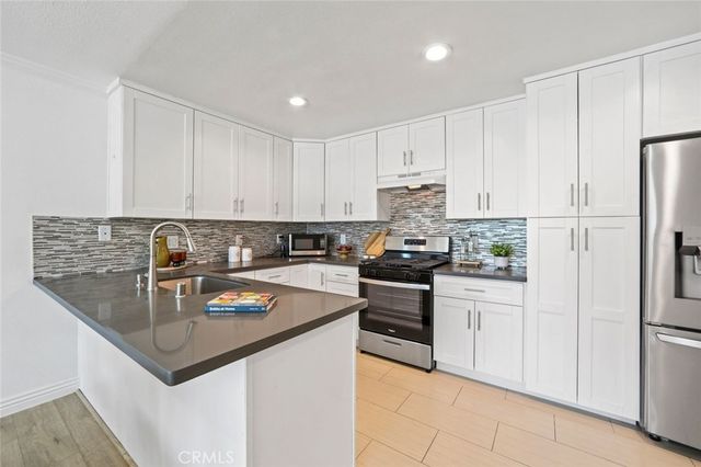 4189 Vineland 120, Studio City, CA 91602