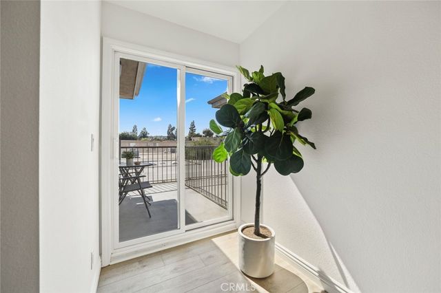 4189 Vineland 120, Studio City, CA 91602