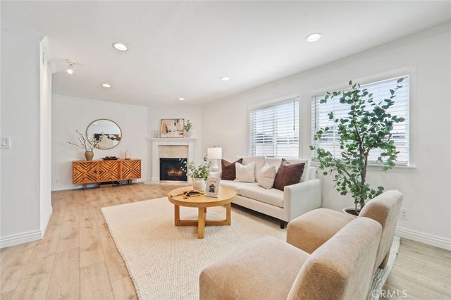 4189 Vineland 120, Studio City, CA 91602