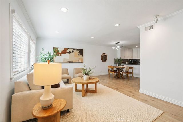 4189 Vineland 120, Studio City, CA 91602