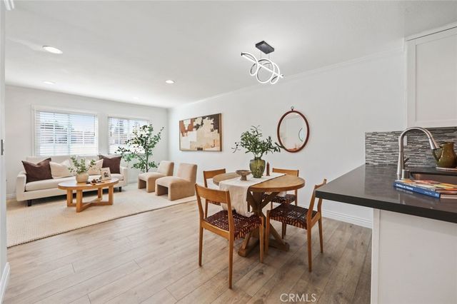 4189 Vineland 120, Studio City, CA 91602