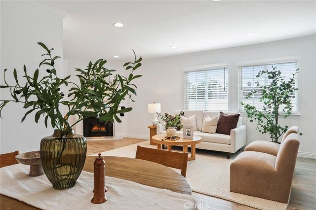 4189 Vineland 120, Studio City, CA 91602