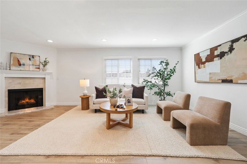 4189 Vineland 120, Studio City, CA 91602