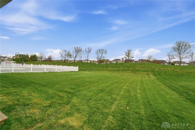 2571 Sunset Maple Dr., Tipp City, OH 45371
