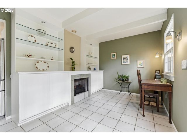 5850 Sw VERMONT St, Portland, OR 97219