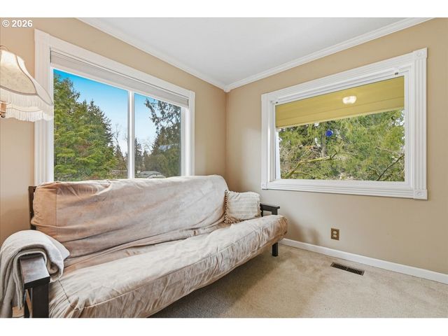 5850 Sw VERMONT St, Portland, OR 97219