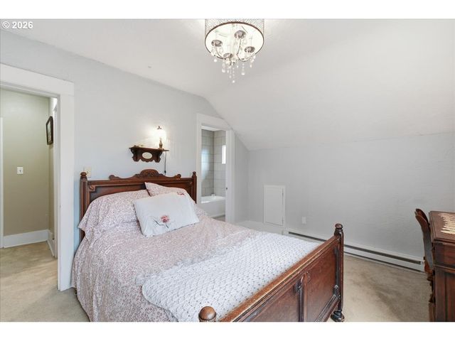 5850 Sw VERMONT St, Portland, OR 97219