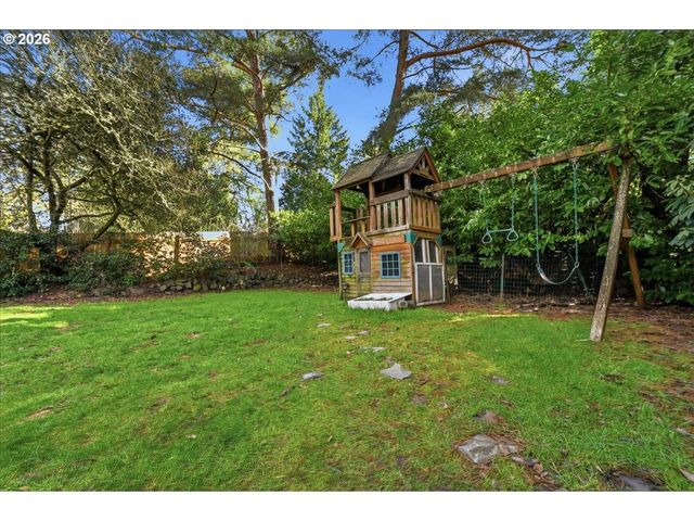 5850 Sw VERMONT St, Portland, OR 97219