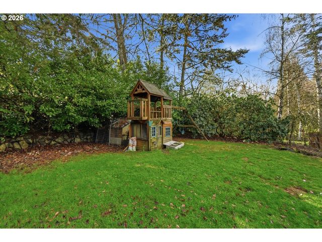 5850 Sw VERMONT St, Portland, OR 97219