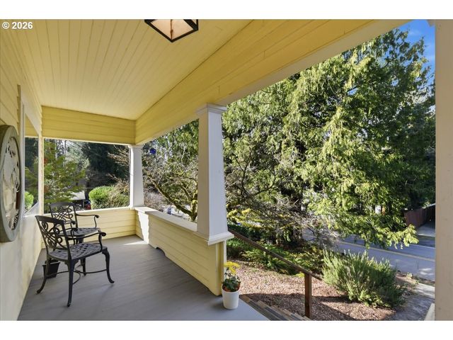 5850 Sw VERMONT St, Portland, OR 97219