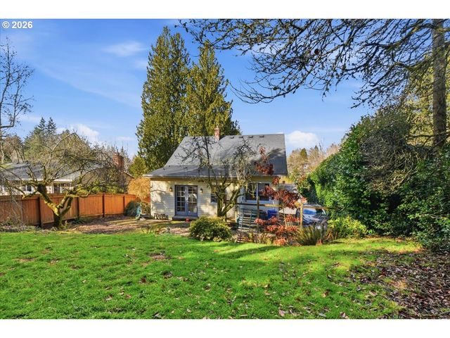 5850 Sw VERMONT St, Portland, OR 97219