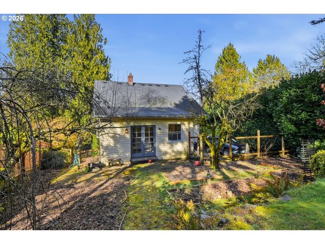 5850 Sw VERMONT St, Portland, OR 97219