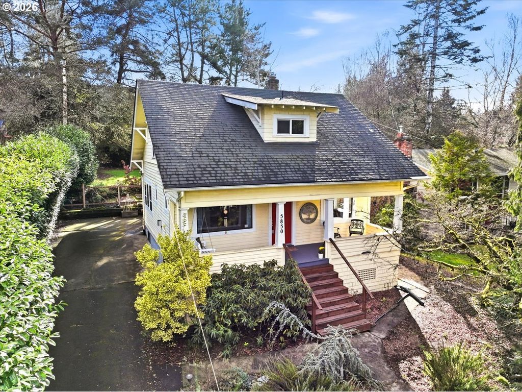 5850 Sw VERMONT St, Portland, OR 97219