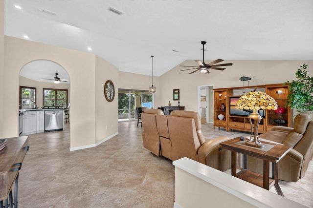40 FLAMINGO DRIVE, Palm Coast, FL 32137