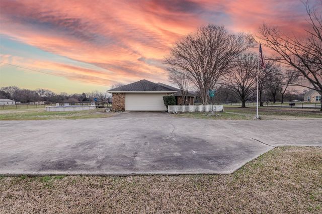 875 Harlan Road, Combine, TX 75159