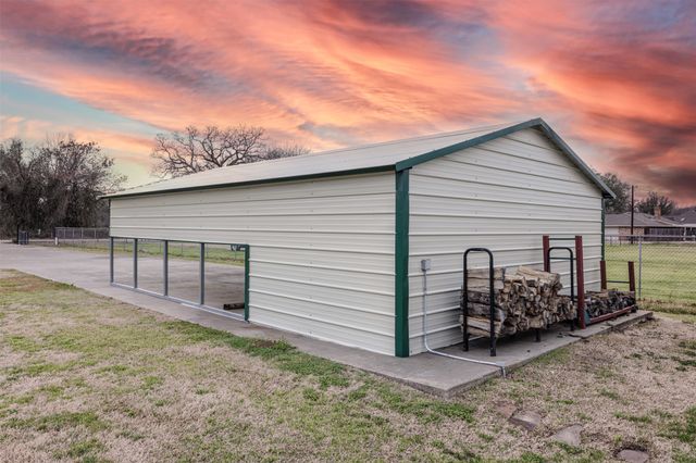875 Harlan Road, Combine, TX 75159