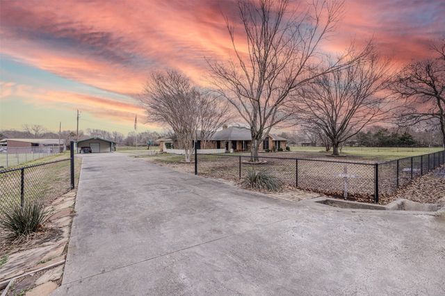 875 Harlan Road, Combine, TX 75159