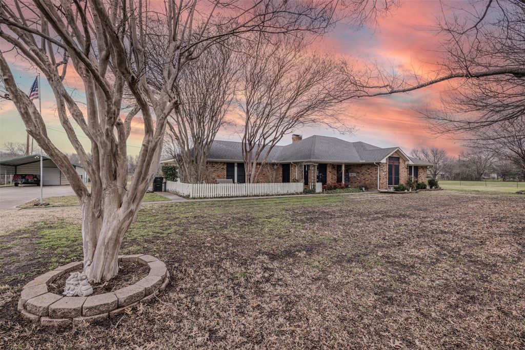 875 Harlan Road, Combine, TX 75159