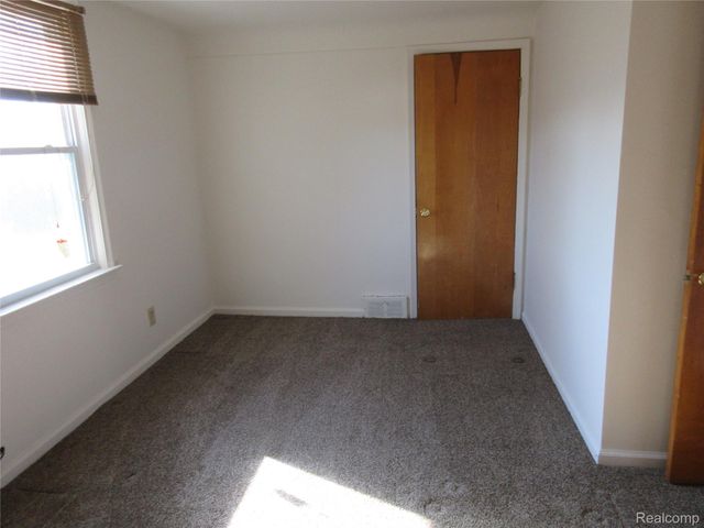 13477 Vernon Avenue, Warren, MI 48089