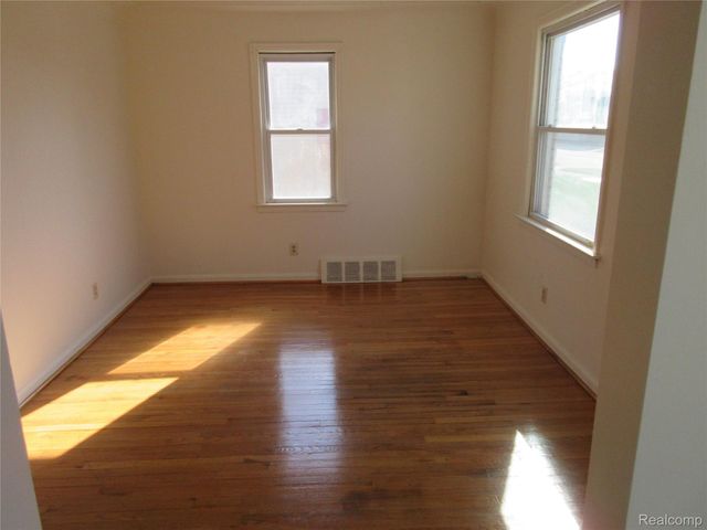 13477 Vernon Avenue, Warren, MI 48089