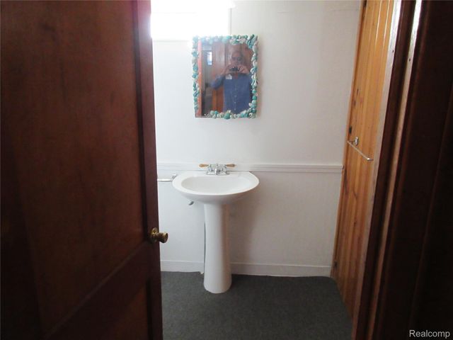 13477 Vernon Avenue, Warren, MI 48089