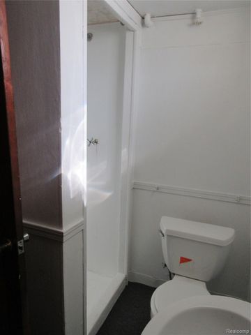 13477 Vernon Avenue, Warren, MI 48089