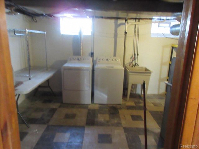 13477 Vernon Avenue, Warren, MI 48089