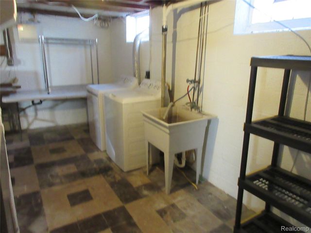 13477 Vernon Avenue, Warren, MI 48089