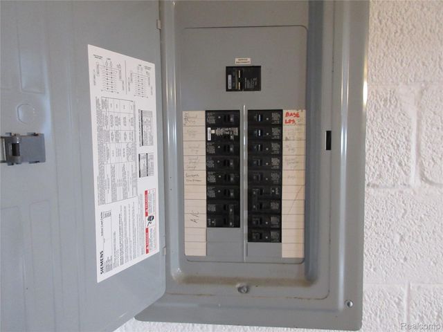 13477 Vernon Avenue, Warren, MI 48089