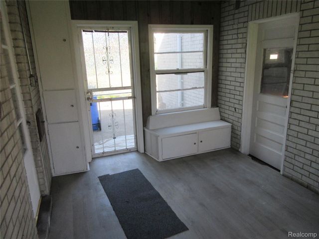 13477 Vernon Avenue, Warren, MI 48089