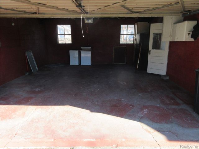 13477 Vernon Avenue, Warren, MI 48089