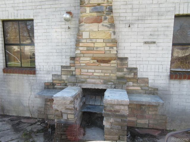 13477 Vernon Avenue, Warren, MI 48089