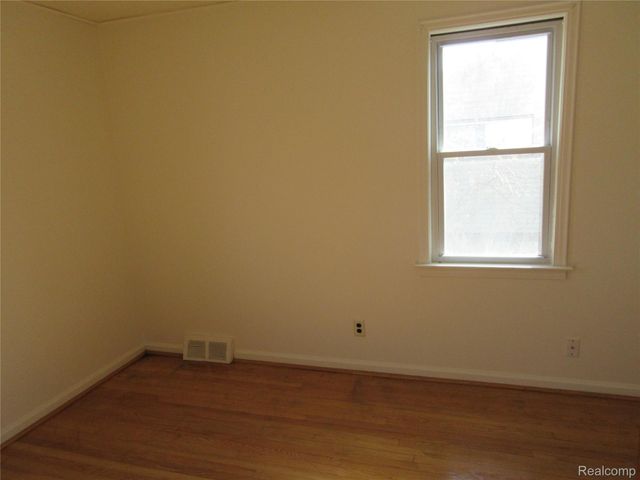 13477 Vernon Avenue, Warren, MI 48089