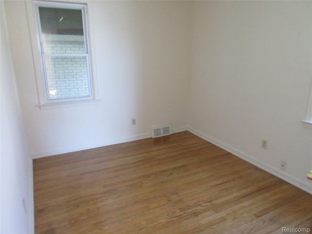 13477 Vernon Avenue, Warren, MI 48089