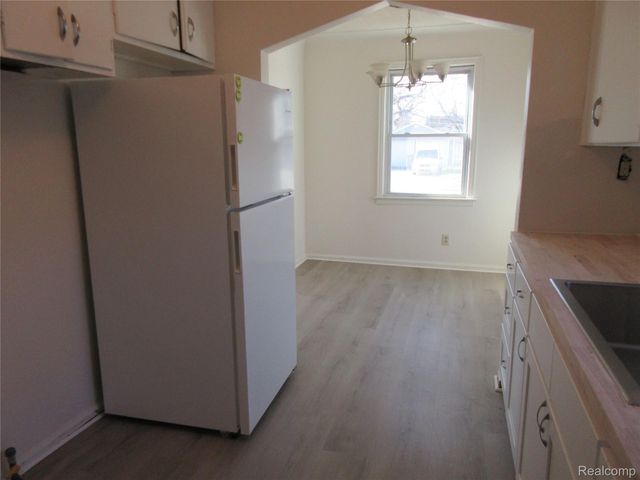 13477 Vernon Avenue, Warren, MI 48089