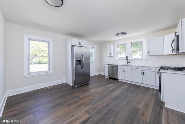 246 HARMONY RD, Gibbstown, NJ 08027