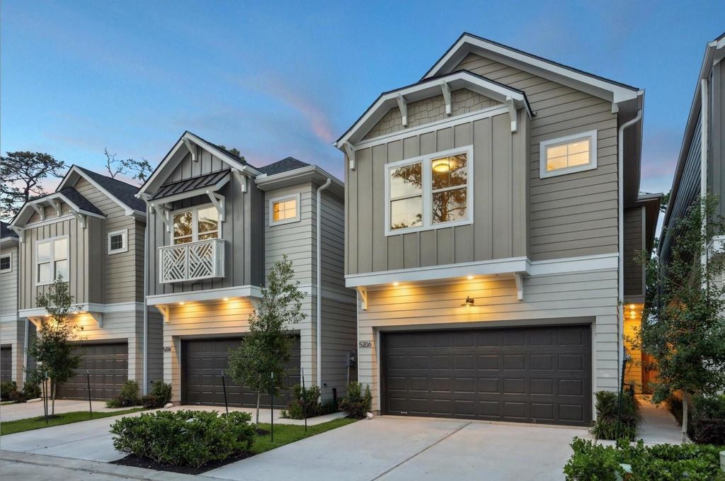 5205 Amber Sunrise Drive, Houston, TX 77018