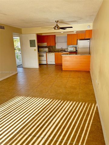 7310 SW 82nd St A219, Miami, FL 33143