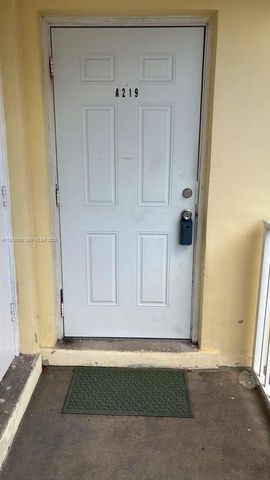 7310 SW 82nd St A219, Miami, FL 33143
