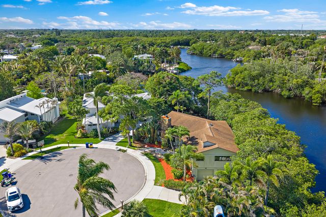 702 Warren Drive, Jupiter, FL 33458