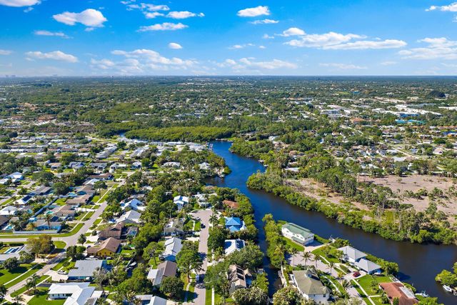 702 Warren Drive, Jupiter, FL 33458