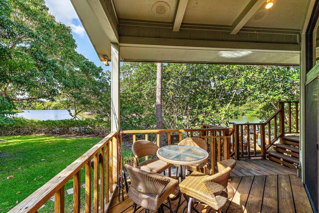 702 Warren Drive, Jupiter, FL 33458