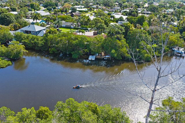 702 Warren Drive, Jupiter, FL 33458