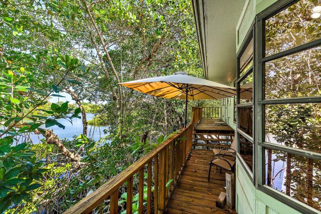 702 Warren Drive, Jupiter, FL 33458