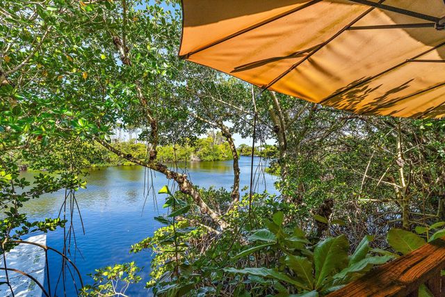 702 Warren Drive, Jupiter, FL 33458