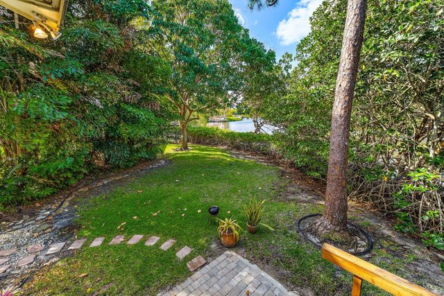 702 Warren Drive, Jupiter, FL 33458