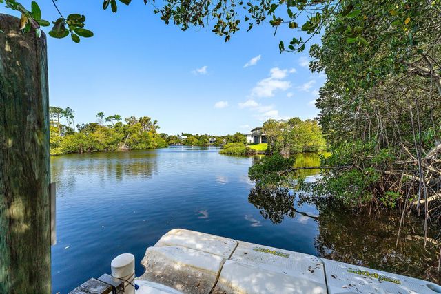 702 Warren Drive, Jupiter, FL 33458