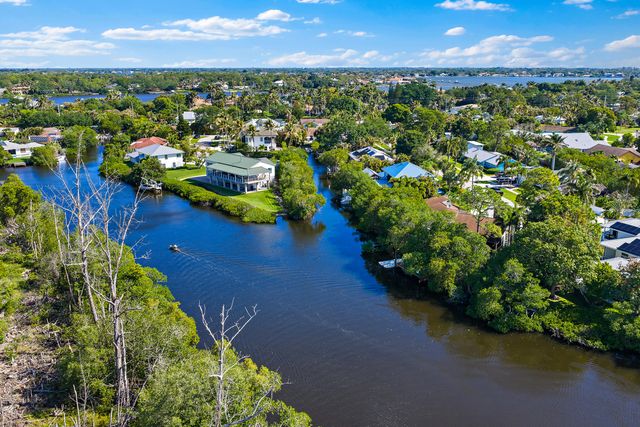 702 Warren Drive, Jupiter, FL 33458