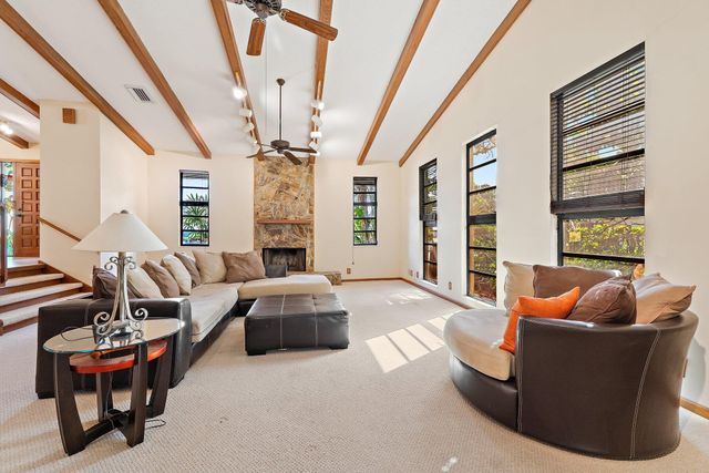 702 Warren Drive, Jupiter, FL 33458