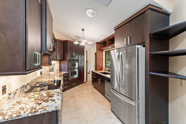 702 Warren Drive, Jupiter, FL 33458